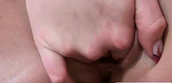  Solo Girl Shoves Things In Her Holes vid-11